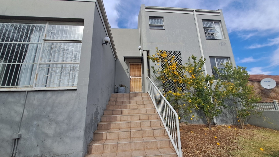 3 Bedroom Property for Sale in Baysvalley Free State